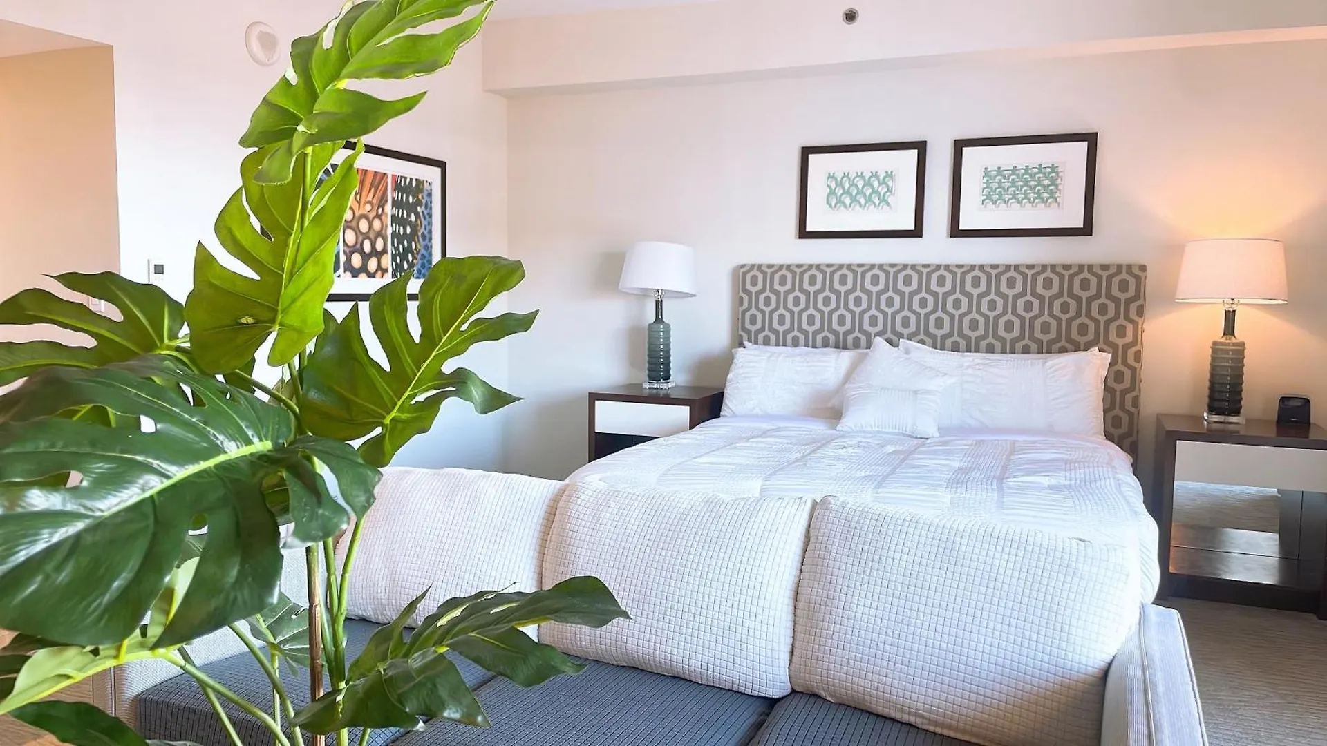New Fantastic Ocean View Luxury Hotel Suite Fireworks Free Parking Honolulu Aparthotel